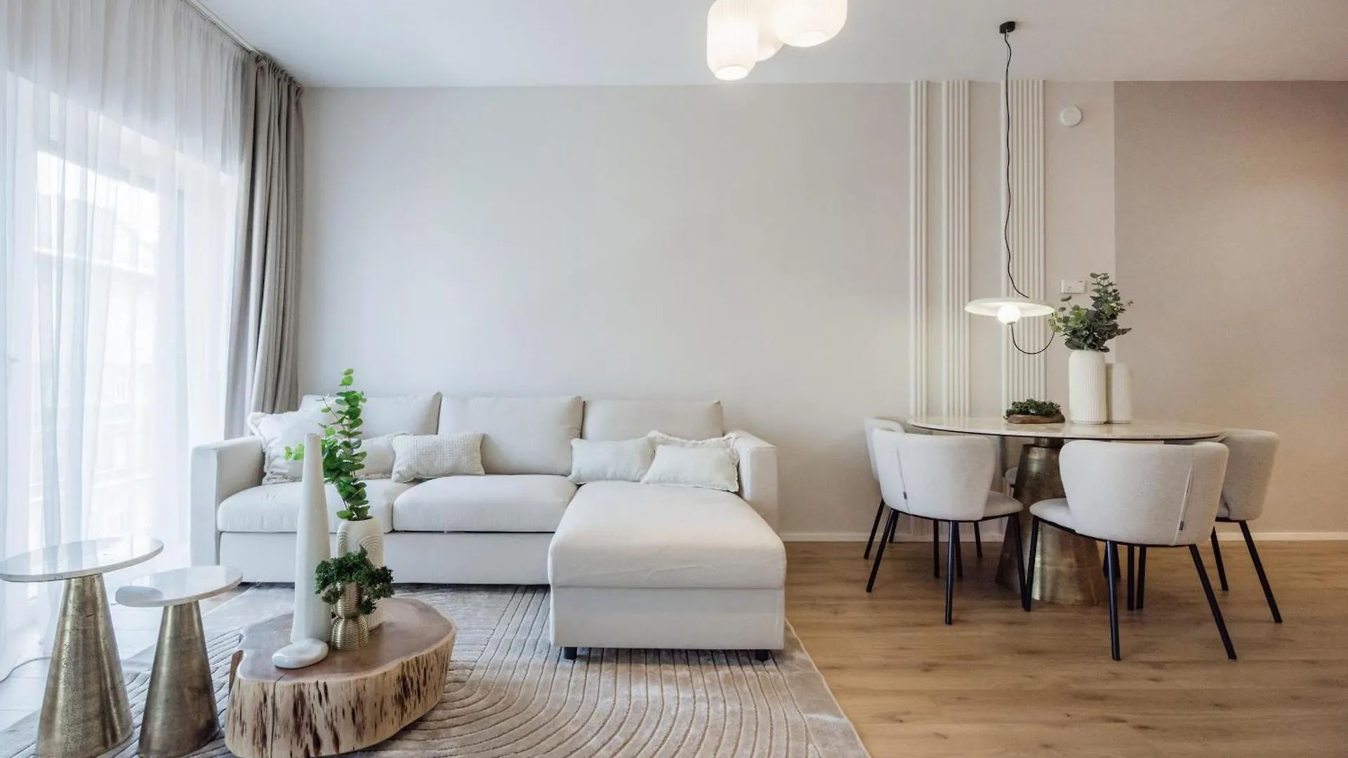 Elegant Premium Apartment With Parking Budapest Hungary