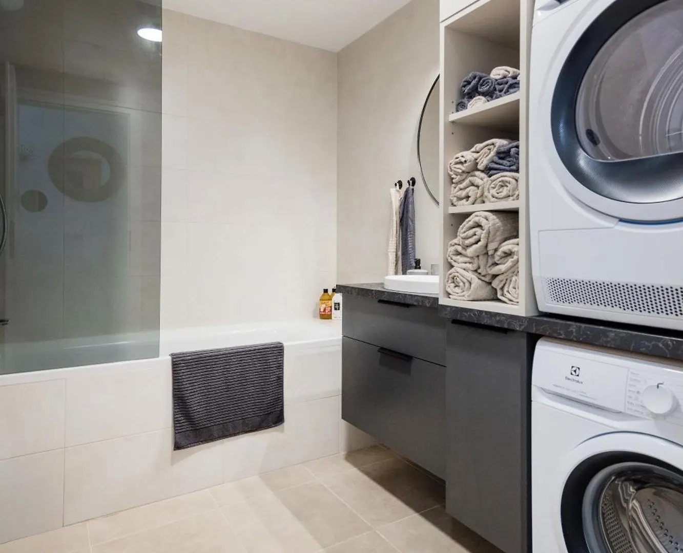 Elegant Premium Apartment With Parking Budapest